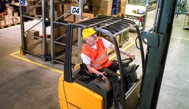 Essential Forklift Rules for Operators and Pedestrians