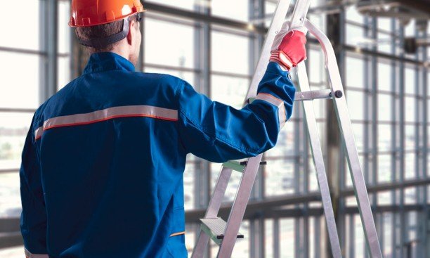 Rules for Setting Up a Ladder Safely